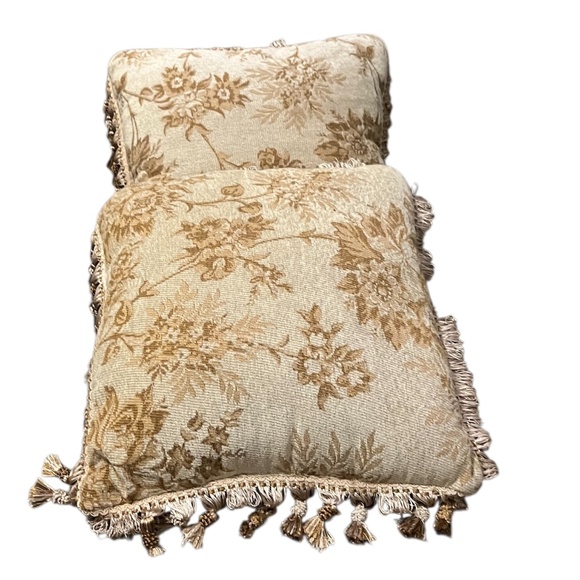 Set of Two Decorative Tapestry Throw Pillow With Floral Patterns & Tassel Trim.